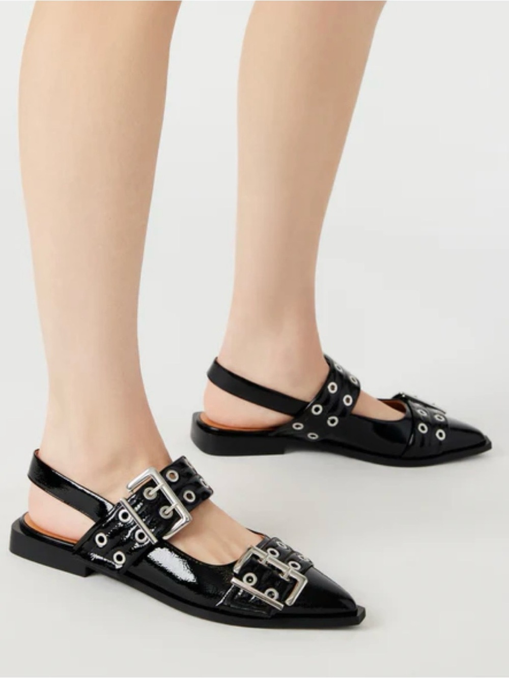 Steve Madden GRAYA Black
Patent Grommet
Buckle Slingback
Flats